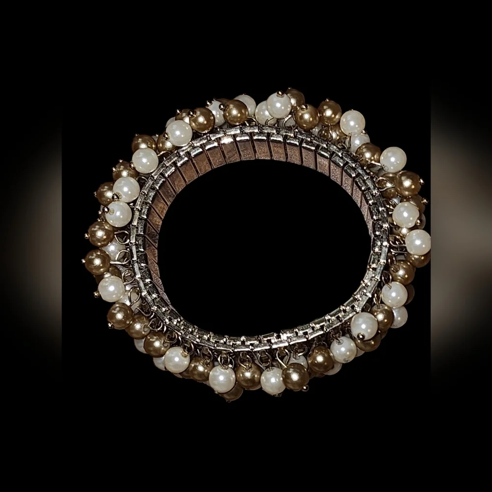 Ann Taylor vintage-inspired faux pearl bracelet with flexible base - Picture 2 of 6